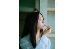 乃木坂46筒井あやめ、パジャマで歯磨き中のナチュラルな姿 パネル展テーマも公開【感情の隙間】