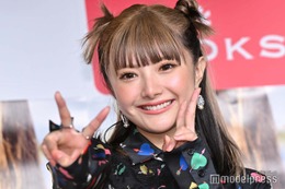 安斉かれん、スポーツカー納車を報告 運転席に乗るオフショット公開「ロードスター似合う」「かっこいい」の声