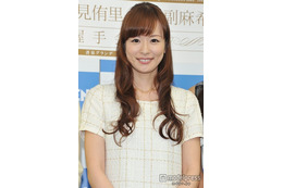 皆藤愛子、ミニ丈から美脚際立つ「綺麗」「可愛すぎる」の声