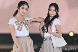 藤岡弘、娘の天翔愛＆天翔天音、シミラールックで登場 ラブリーなリボントップス着こなす【GirlsAward 2025SS】 画像
