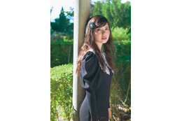 乃木坂46筒井あやめ、レアなへアスタイル＆ニットドレスで佇む 1st写真集先行カット第11弾解禁【感情の隙間】