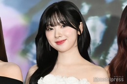 NiziUミイヒ、幼少期ショット大量放出「このときからアイドル」「すでに完成されてる」と反響