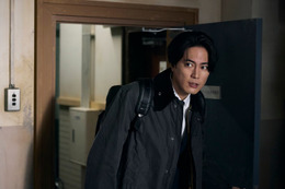 「イグナイト」キャラクター設定から考え抜かれた事務所デスク 美術背景に宿る“物語”【美術担当インタビュー】