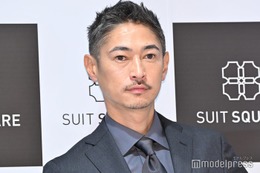 PINKY、夫・窪塚洋介の芸能生活30周年を祝福 夫婦ショットも公開「豪華な会」「素敵」と反響