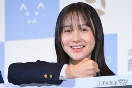 本田紗来、ミニスカからスラリ美脚披露「脚長くて綺麗」「スタイル抜群」の声 画像