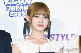 ME:I・SHIZUKU（飯田栞月）、ロリィタコーデ姿のオフショット公開「リアルお人形さん」「悶絶級の可愛さ」と反響