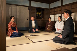 朝ドラ「あんぱん」で「花子とアン」“恋敵”が対面「共演NGな2人」「どうしてもハラハラしちゃう」と話題に