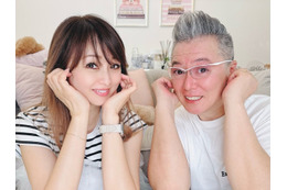 渡辺美奈代、夫との仲良し頬杖SHOTにファンほっこり「いつ見てもお似合い」「素敵なご夫婦」