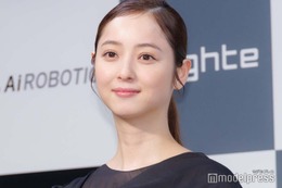 佐々木希「イヤイヤ期真っ只中」娘の2歳の誕生日を報告「手作りケーキ可愛い」「部屋の飾り付け素敵」の声