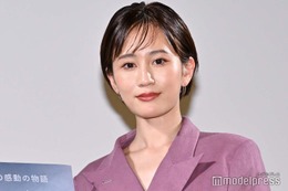 前田敦子、美スタイル際立つ黒ドレス姿「驚異の小顔」「めちゃくちゃ綺麗」の声