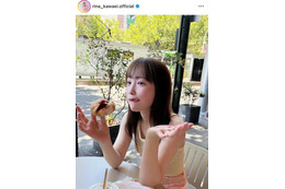 川栄李奈、お茶目に舌ペロ！海外でのナチュラルSHOTに「可愛すぎる」「スベスベで美しい」の声 画像