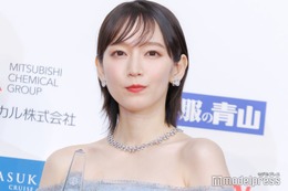 吉岡里帆、へそ出しルックでヘルシー肌見せ「スタイルいい」「透明感すごい」の声