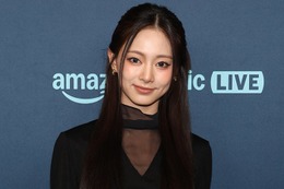 TWICEツウィ、母を顔出し公開 2ショットに「美人親子」「そっくり」の声 画像
