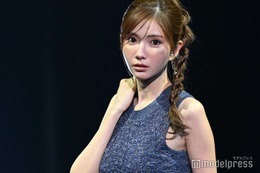 ひめか、ミニ丈トップスから美ウエストチラリ クールな装いで登場【オキコレ2025】 画像