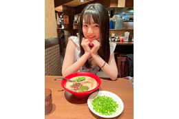 道重さゆみ、すっぴんでラーメンを堪能！ニコニコSHOTに「かわいすぎっ」「良い表情してる」の声 画像