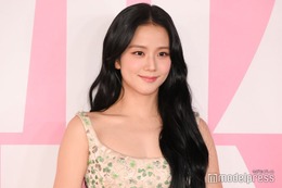 BLACKPINKジス、ミニ丈から圧巻美脚披露「異次元スタイル」「ゴージャス」の声