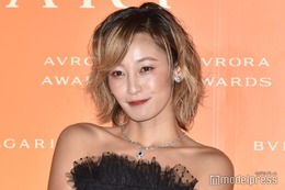 西山茉希、母＆娘たちとディズニー満喫「遺伝子最強」「お揃いヘア可愛すぎ」の声
