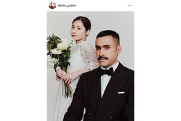 デニス植野行雄、女優・比嘉梨乃と結婚発表「ケバブよりアツアツなご縁に包まれまして」