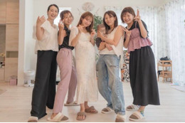 第5子妊娠中の辻希美、20年来の友人との笑顔SHOTを公開「昔話にまぁ～花が咲く」