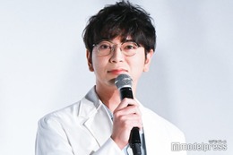 嵐・松本潤、相葉雅紀＆櫻井翔主演ドラマをアピール 愛ある呼びかけに黄色い歓声飛ぶ【19番目のカルテ】