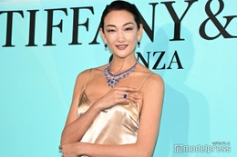 冨永愛、自身が輝いた瞬間は「毎日です」ゴールドキャミドレス姿で圧巻オーラ放つ【ティファニー銀座 オープニングイベント】