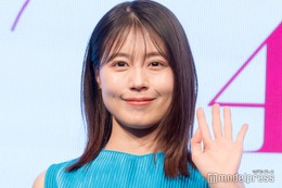有村架純、美背中ざっくりドレス×ポニーテール姿に熱視線「美しい」「色気すごい」