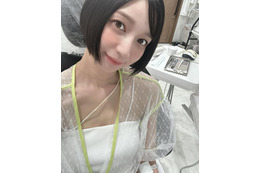 芹那、シースルースカートで美脚透け「爽やかで素敵」「眩しい」の声 画像
