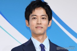 松坂桃李「子どももテンションが上がって」家族で訪れた思い出の1枚披露