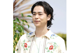 「表情が似てる」成田凌、ドラマの愛犬“将軍”とのくっつきSHOTに反響「かわいいが渋滞」