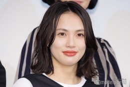 臼田あさ美、ミニ丈から色白美脚スラリ「抜群スタイル」「自然体で素敵」の声