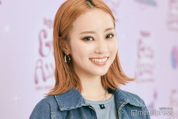 中町綾、美背中披露の私服ショット公開「さすがのスタイル」「肩甲骨が綺麗」と反響