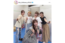 「みんな素敵」石川梨華、“愛ガキ”ライブのモー娘。OG集合写真にファンほっこり「いい表情」「可愛い」