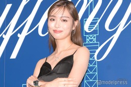 内田理央、新ヘアカラーに絶賛の声「大人の色気増々」「似合ってる」 画像