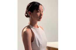のん、艶やかな肌が色っぽいヘルシーコーデにファンうっとり「まさにヴィーナス」「彫刻のような美しさ」 画像