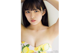 シャルロット日比谷萌甘、美谷間くっきり「ヤンマガ」ソログラビア初登場