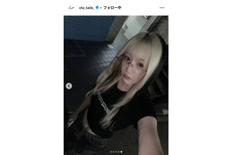 「月曜から夜ふかし」多田さん、変形ジーンズから素肌全開「見たことない服」「着こなせるのすごい」の声 画像