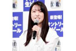上白石萌音、“ヒョロくん”とパシャリ！『ちはやふる』オフSHOTに「エモい」「最高です！！」の声