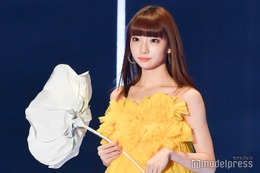 元NGT48荻野由佳、妊娠9ヶ月のふっくらお腹披露「幸せ伝わる」の声