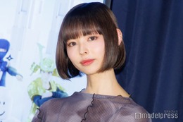 最上もが、美ウエスト大胆披露 滝での写真に「後ろ姿セクシー」「ラインが綺麗」の声 画像