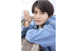 柏木悠、スイートな微笑みに胸キュン！1st写真集は19歳から20歳への“変化”を捉えた1冊に