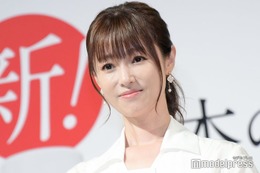 深田恭子、ハワイでの水着姿披露 色白美脚際立つサーフィン写真に「人魚みたい」「綺麗すぎる」と反響 画像