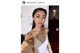 元Berryz工房・熊井友理奈、モデル夫との結婚2周年ショット公開 バックハグ姿に「2人ともスタイルすごい「カッコよすぎる」 画像