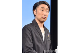 ゆってぃ、美人妻＆娘との3ショット公開 自宅プールも披露「癒やされる」「素敵な家族」 画像