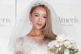 GENKING.“ド派手”水着ショット公開「手足長い」「可愛くてセクシー」の声