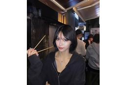 「今日好き」出演美女、Vネックミニ丈で美スタイル際立つ「抜群プロポーション」「ラインが綺麗」の声 画像