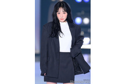 「ガルプラ」出身・永井愛実、シンプルセットアップで美脚際立つ【関コレ2025A/W】 画像