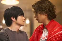 【40までにしたい10のこと 第6話】慶司、不意に雀を抱き寄せる 画像
