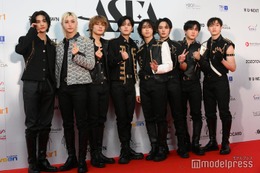 Stray Kids、8人中4人が髪色チェンジ「かっこよすぎてCGみたい」「全員ゲームキャラのよう」の声