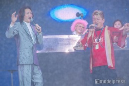 ホリエモン、主催音楽フェスで大暴れ 「令和の虎」林尚弘氏と演歌新曲「キャバクラ人生」披露【BOB2025】