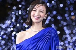 岡崎紗絵、素肌際立つウエディングドレス姿「美しすぎる」「見惚れた」の声